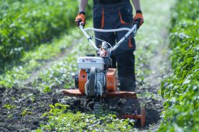 Motosapa DAC 7000 ACC4 + roti cauciuc 4.00-8+rarita+plug+adaptor+dispozitiv scos cartofi+roti metalice 400 fara manicot+cultivator+remorca RURIS 450S 7CP