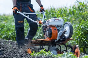 Motosapa DAC 7000 ACC3 + roti cauciuc 4.00-8+rarita+plug+adaptor+dispozitiv scos cartofi+roti metalice 400 fara manicot+cultivator 7CP