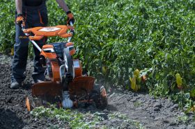 Motosapa RURIS 7500 ACC6 + roti cauciuc 4.00-8+rarita ajustabila+plug+adaptor+dispozitiv cartofi+cultivator multifunctional+accesoriu tractat+roti metalice 400 fara manicot+remorca RURIS 550S  7CP